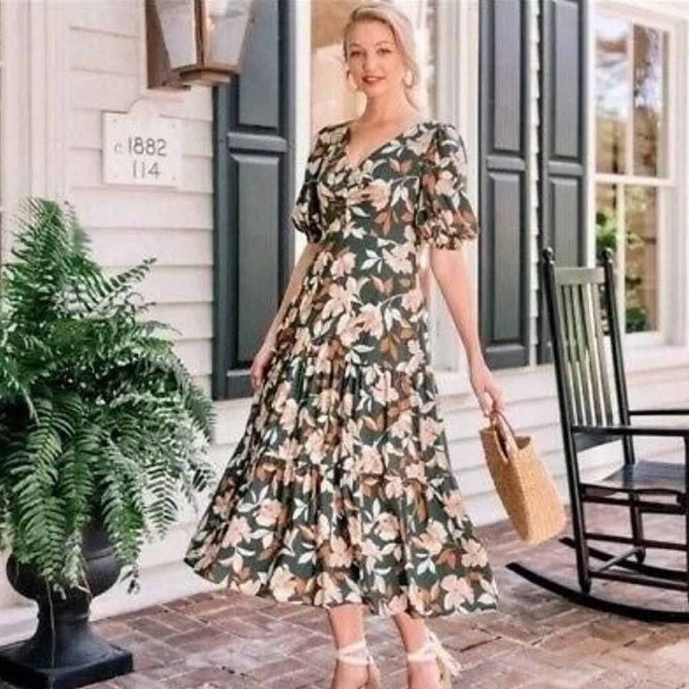 Gal Meets Glam Tegan Floral Dress NWOT